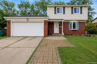 654 Manchester Street, Madison Heights, MI 48071
