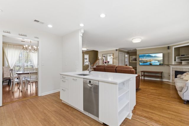 5167 TARRYTOWN DR, Memphis, TN 38117