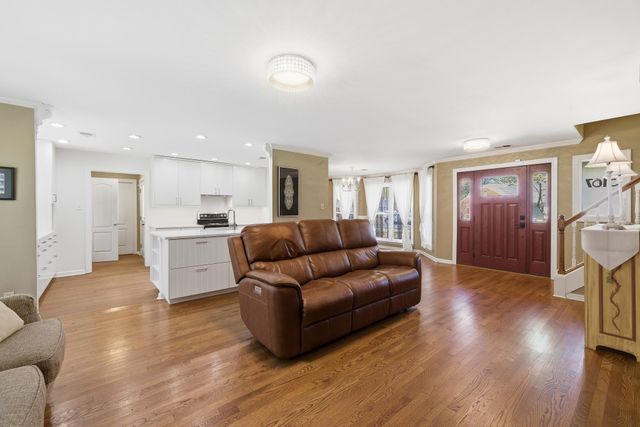 5167 TARRYTOWN DR, Memphis, TN 38117