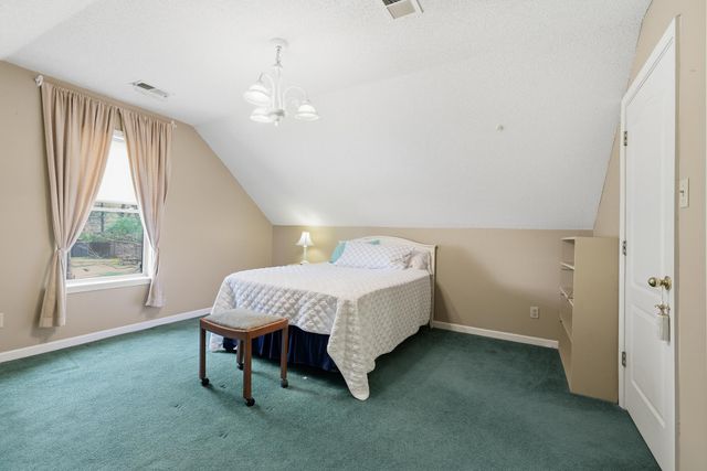 5167 TARRYTOWN DR, Memphis, TN 38117