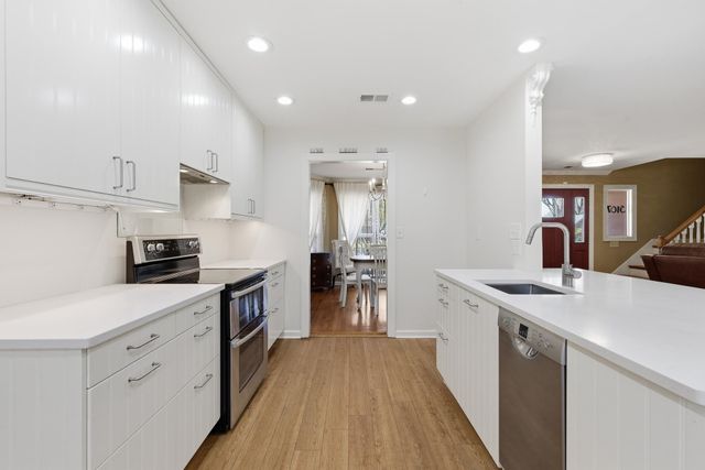 5167 TARRYTOWN DR, Memphis, TN 38117