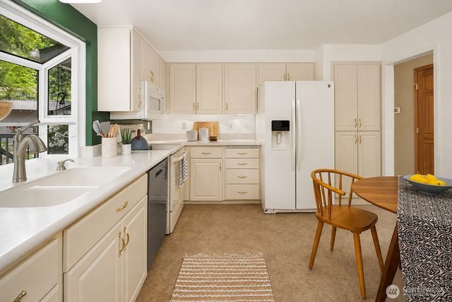 12016 106th Avenue NE, Kirkland, WA 98034