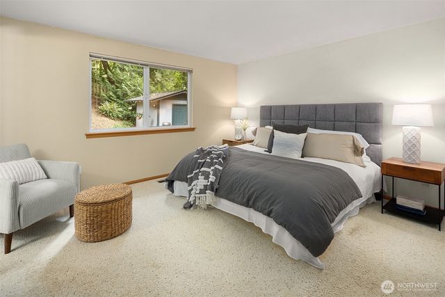 12016 106th Avenue NE, Kirkland, WA 98034