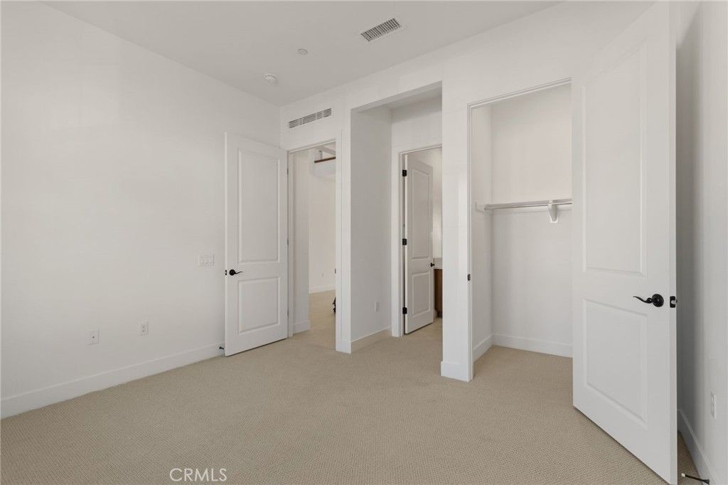 Image 17 of property listing at 9530 N Andora Avenue, Chatsworth, CA 91311