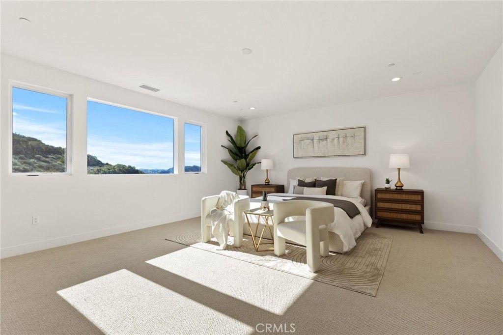 Image 23 of property listing at 9530 N Andora Avenue, Chatsworth, CA 91311