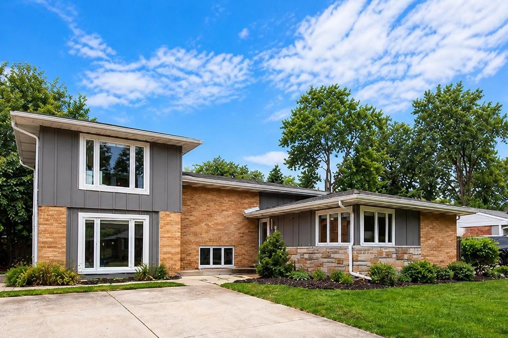 558 E Park Avenue, Elmhurst, IL 60126 — exterior