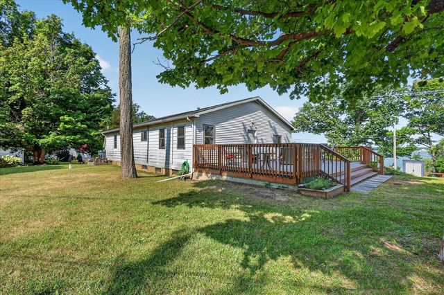 2610 S Shore Drive, Crystal, MI 48818