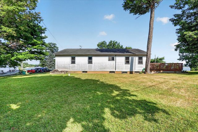 2610 S Shore Drive, Crystal, MI 48818