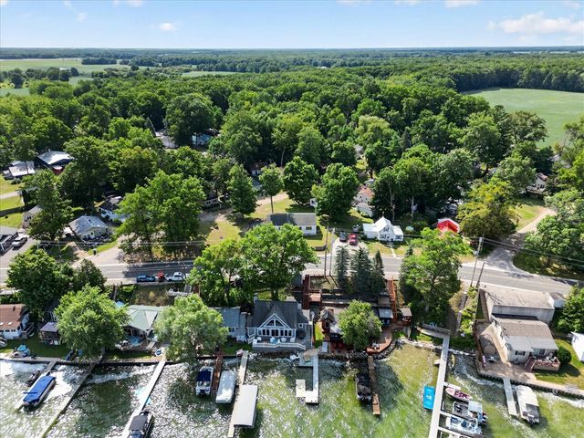 2610 S Shore Drive, Crystal, MI 48818