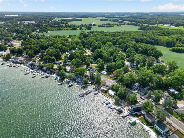 2610 S Shore Drive, Crystal, MI 48818