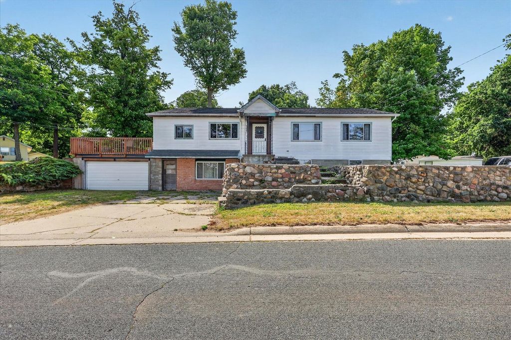 2610 S Shore Drive, Crystal, MI 48818