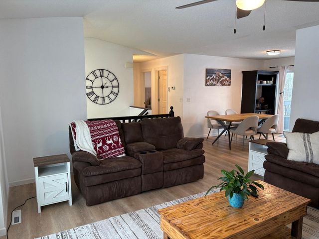 3127 30th Street S, Moorhead, MN 56560