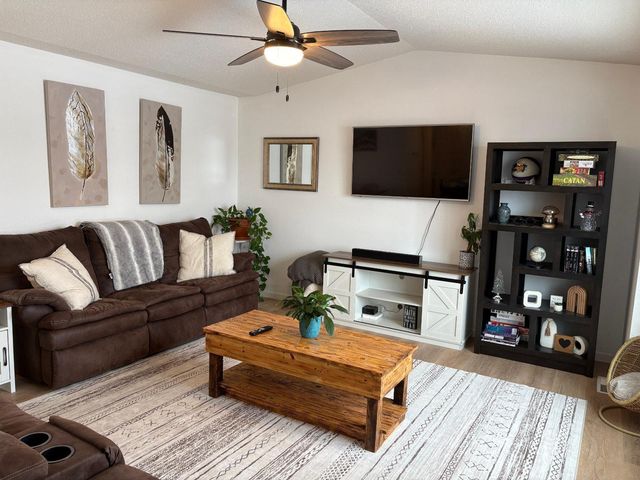 3127 30th Street S, Moorhead, MN 56560