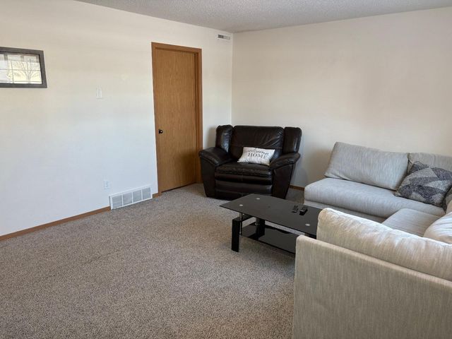 3127 30th Street S, Moorhead, MN 56560