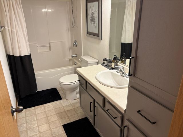 3127 30th Street S, Moorhead, MN 56560