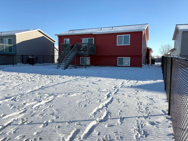 3127 30th Street S, Moorhead, MN 56560