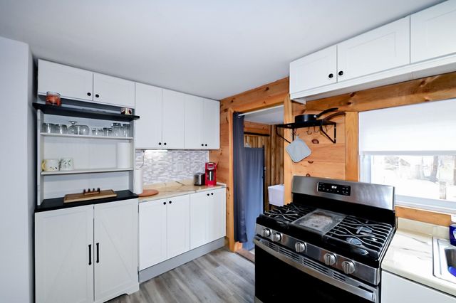 3 Hollywood Avenue, Raymond, NH 03077