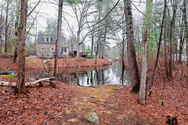 3 Hollywood Avenue, Raymond, NH 03077