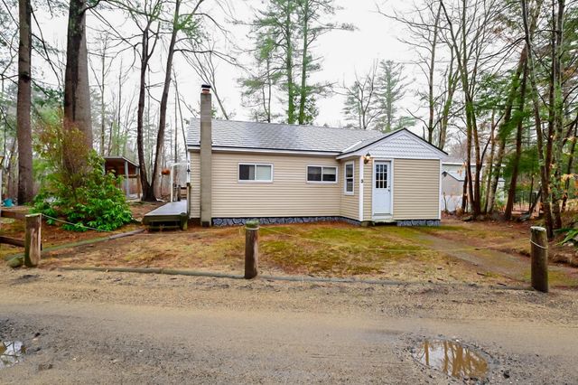 3 Hollywood Avenue, Raymond, NH 03077