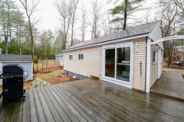 3 Hollywood Avenue, Raymond, NH 03077