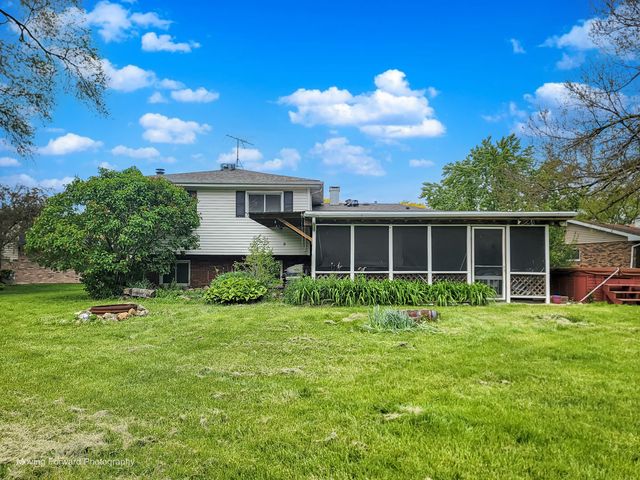 3267 Louise Court, Lansing, IL 60438