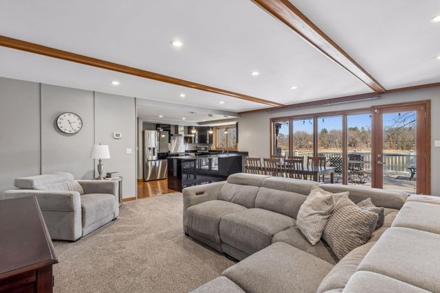 11 Duck Pass Road, North Oaks, MN 55127