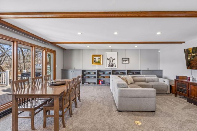 11 Duck Pass Road, North Oaks, MN 55127