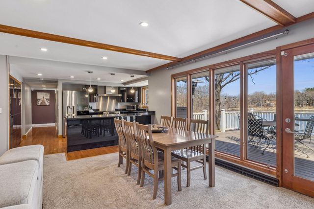 11 Duck Pass Road, North Oaks, MN 55127