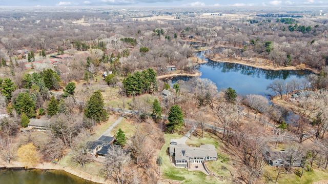 11 Duck Pass Road, North Oaks, MN 55127