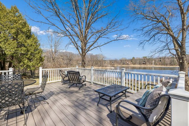 11 Duck Pass Road, North Oaks, MN 55127