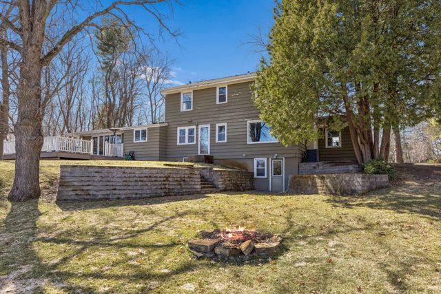 11 Duck Pass Road, North Oaks, MN 55127