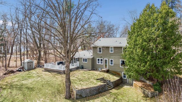 11 Duck Pass Road, North Oaks, MN 55127