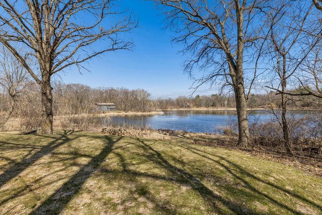 11 Duck Pass Road, North Oaks, MN 55127