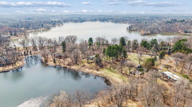 11 Duck Pass Road, North Oaks, MN 55127