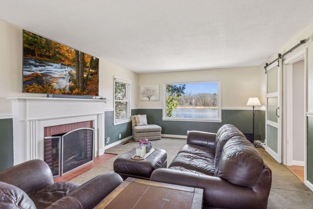 11 Duck Pass Road, North Oaks, MN 55127