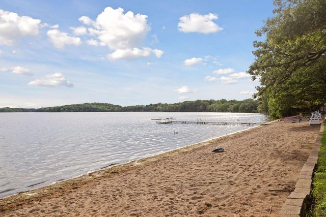 11 Duck Pass Road, North Oaks, MN 55127