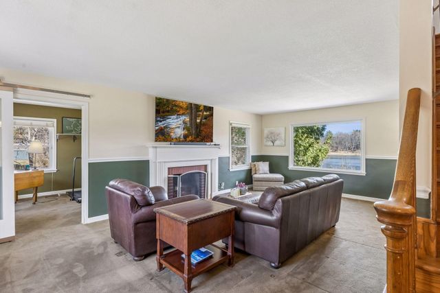 11 Duck Pass Road, North Oaks, MN 55127