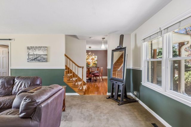 11 Duck Pass Road, North Oaks, MN 55127