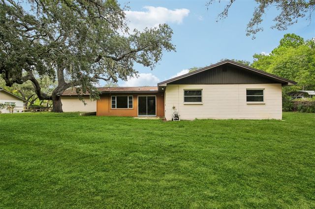 9224 LAKEVIEW DRIVE, New Port Richey, FL 34654