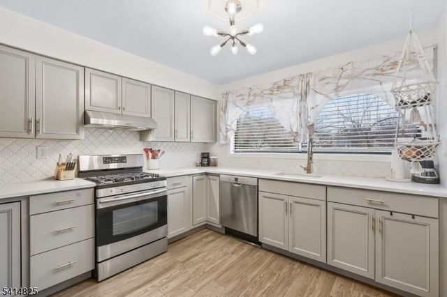 424 Tall Oak Ln, Hillsborough Twp., NJ 08844