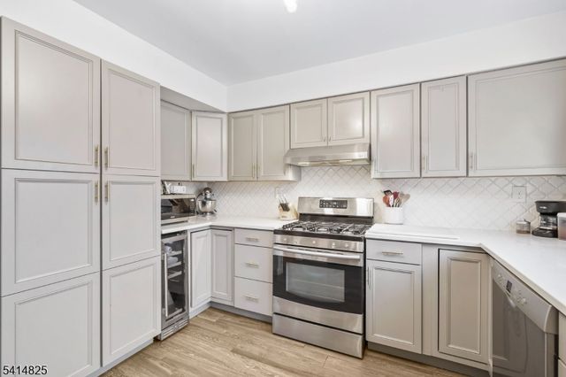 424 Tall Oak Ln, Hillsborough Twp., NJ 08844