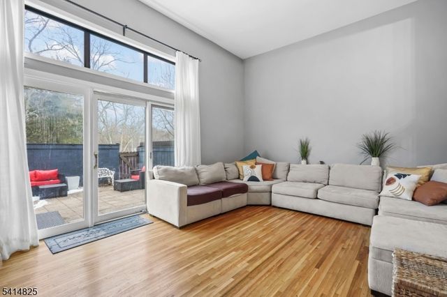 424 Tall Oak Ln, Hillsborough Twp., NJ 08844