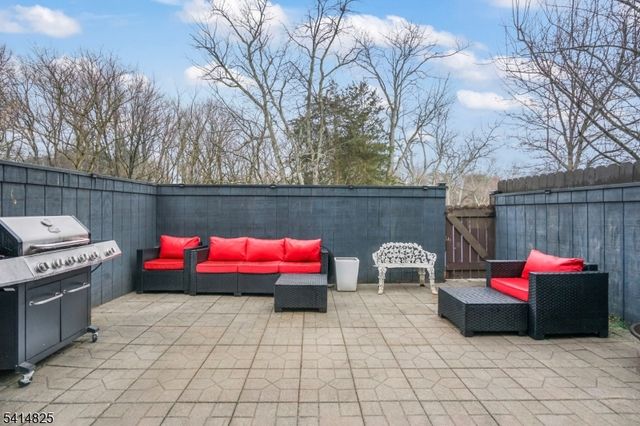 424 Tall Oak Ln, Hillsborough Twp., NJ 08844