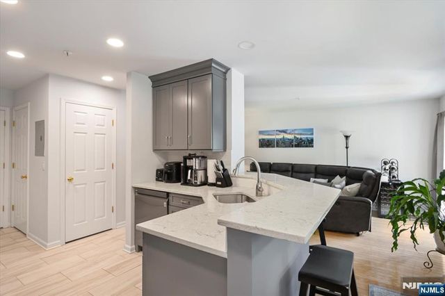 70 Carter Road, Wanaque, NJ 07420