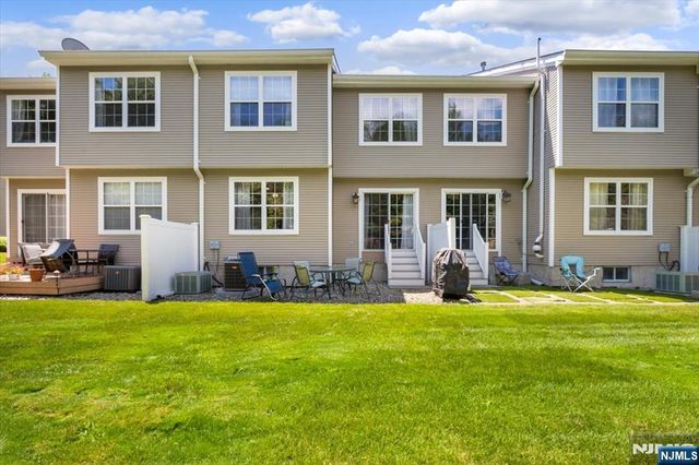 70 Carter Road, Wanaque, NJ 07420