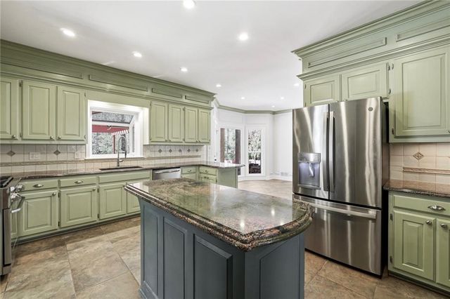 7300 Chattahoochee Bluff Drive, Atlanta, GA 30350