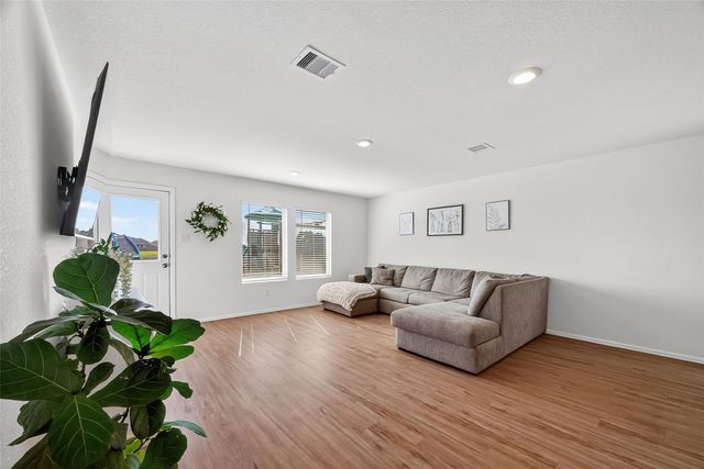 4206 Barrington Cove Lane, Baytown, TX 77521