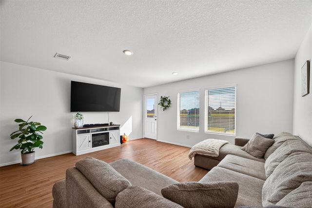 4206 Barrington Cove Lane, Baytown, TX 77521