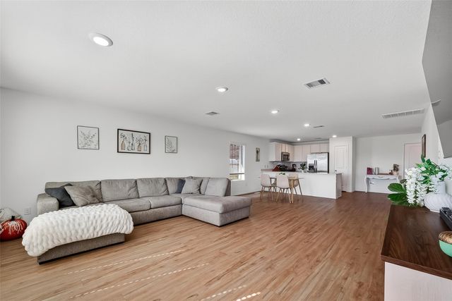 4206 Barrington Cove Lane, Baytown, TX 77521