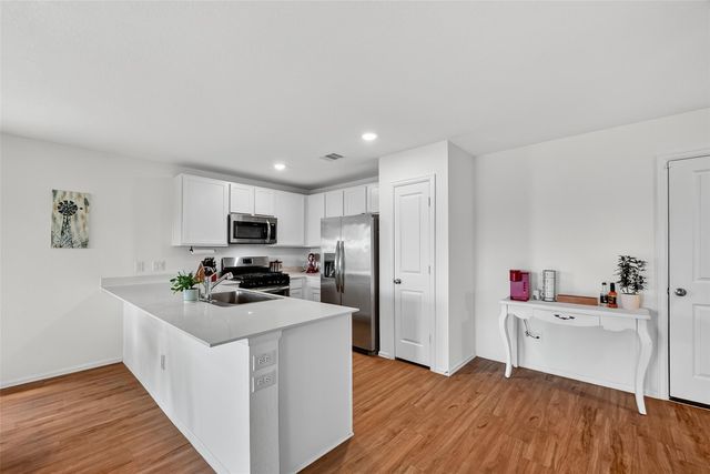 4206 Barrington Cove Lane, Baytown, TX 77521